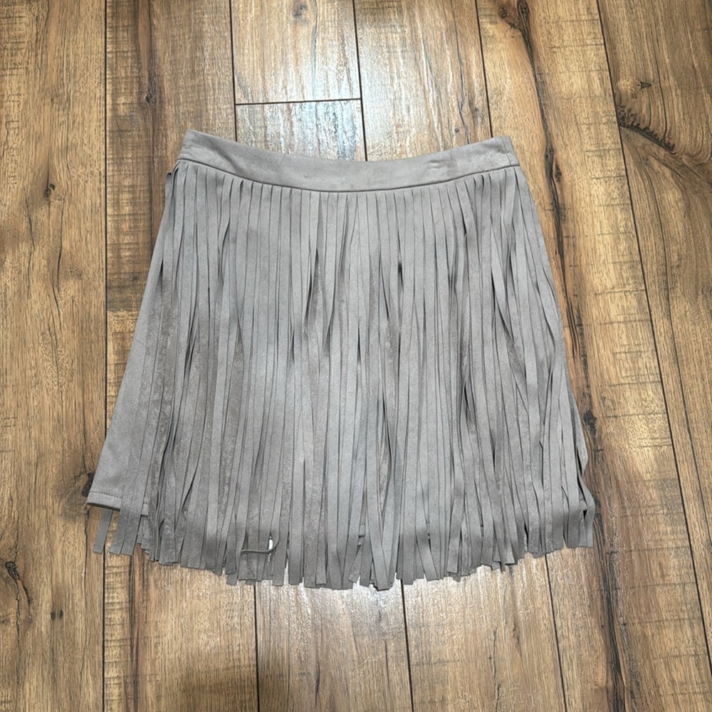 NWT BB Dakota Suede Fringe Mini Skirt Taupe Size 6
